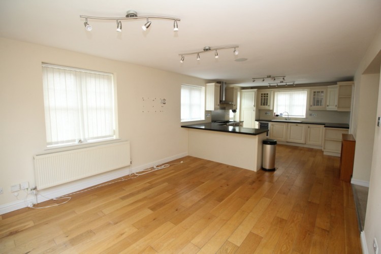 Images for Woodpecker Mews, Cepen Park North, Chippenham